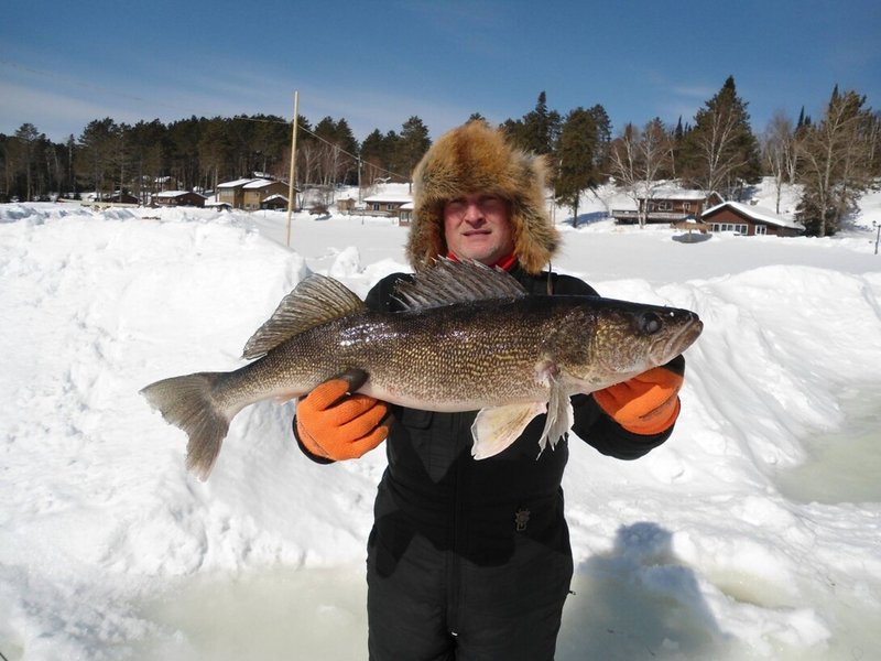 Ice fishing online game in Canada